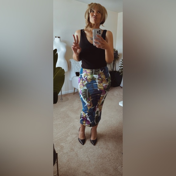 Feather Print Midi Skirt - Picture 9 of 14